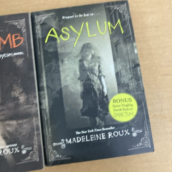 Asylum Ser. Asylum 3-Book Box Set Asylum, Sanctum, Catacomb by Madeleine Roux - Picture 9 of 10